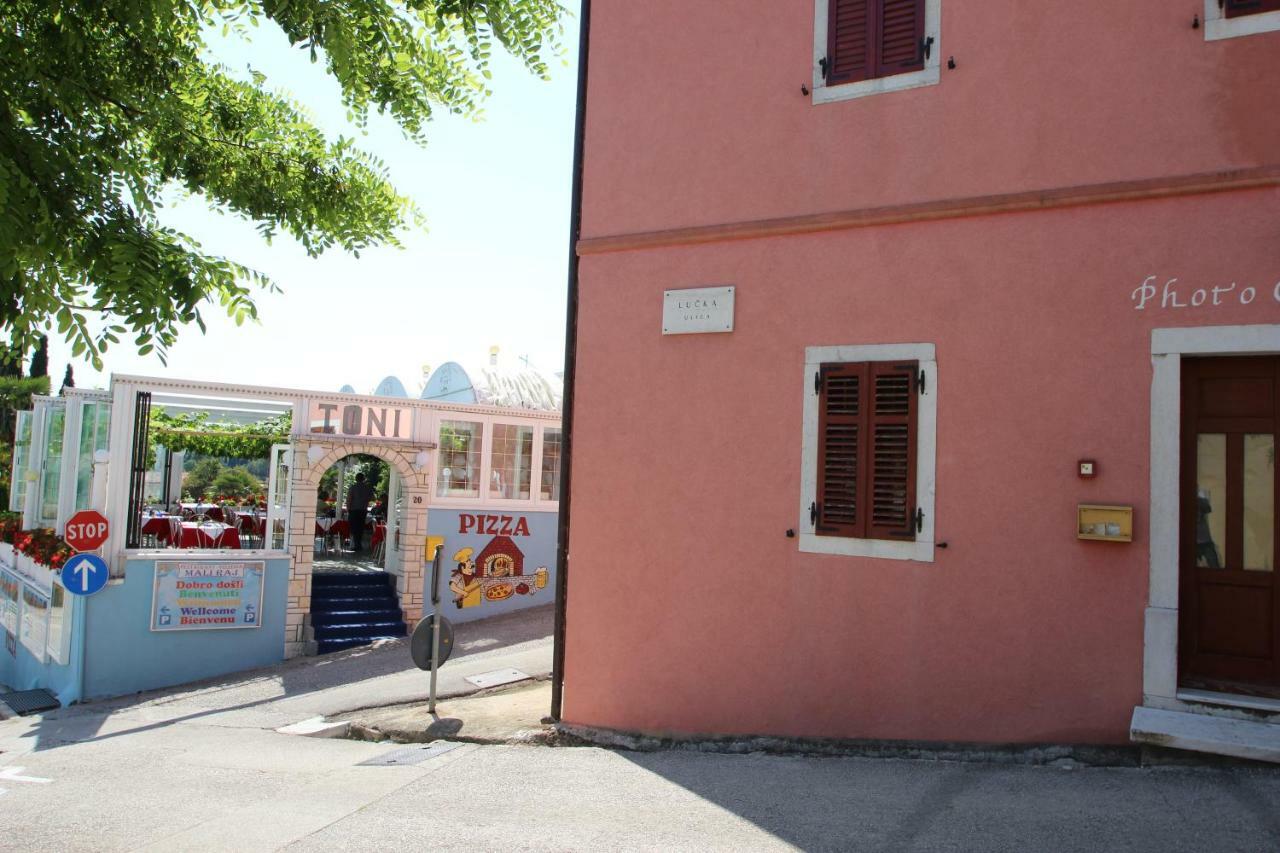 Appartments Mali Raj Vrsar Exteriér fotografie